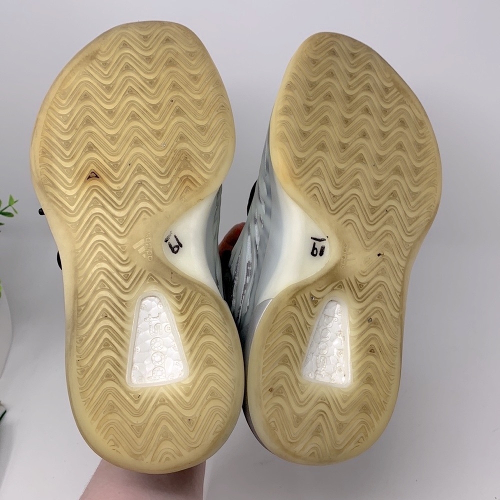 Adidas Yeezy Boost QNTM - Picture 10 of 15